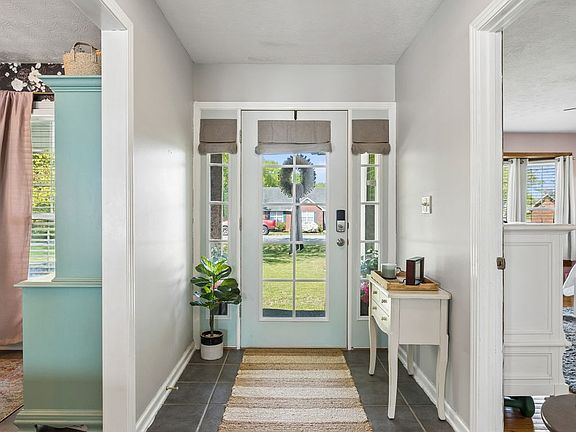 5th image of 23 Elmwood Blvd