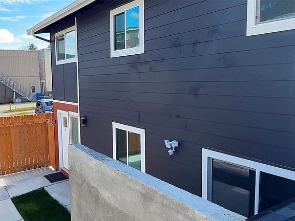 3rd image of 9040 17th Avenue SW