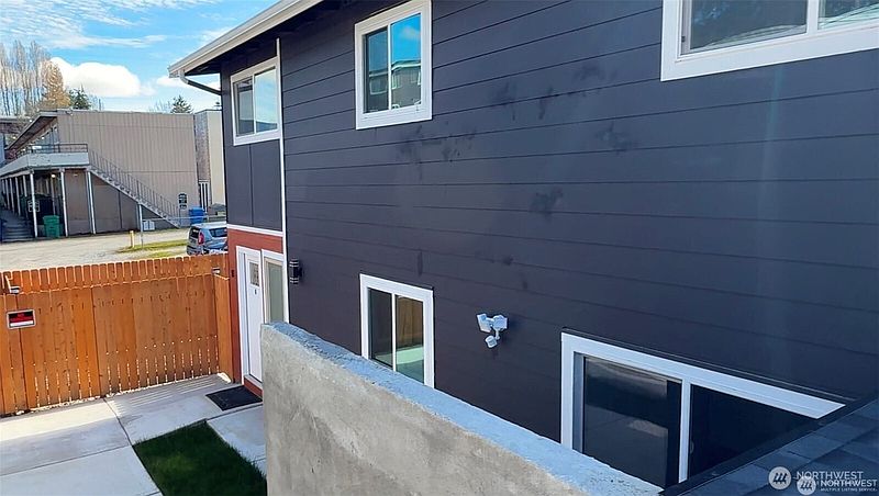 3rd image of 9040 17th Avenue SW