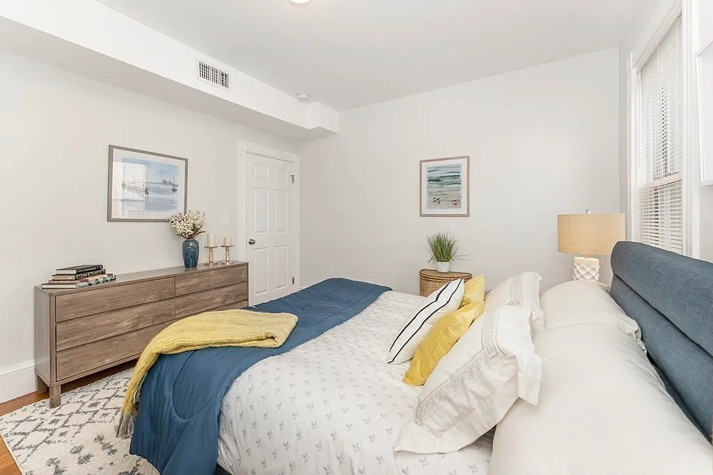 172 Boylston St #3 - 3 — Photo 1