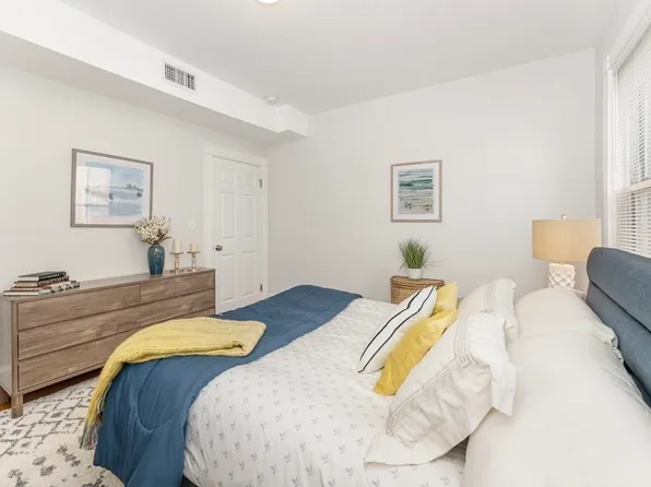 172 Boylston St #3, Boston, MA 02116