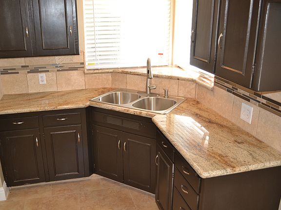 4th image of 2806 N Rowell Ave