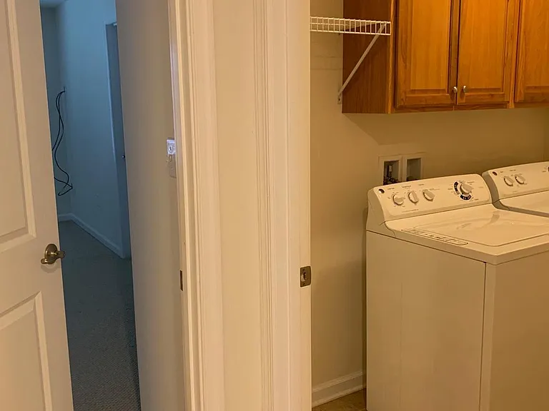 9022 Randolph Cir — Photo 16