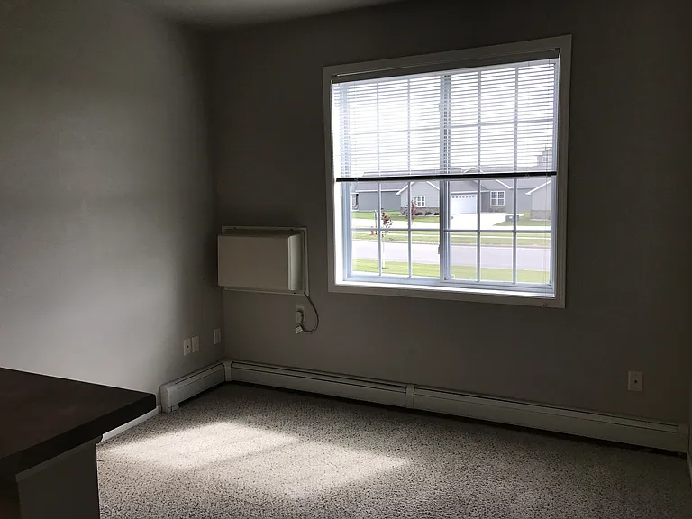 Crystal Creek Apartments — Photo 14