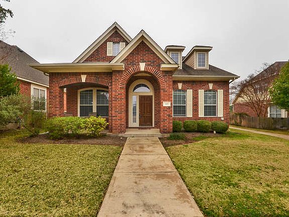 115 Village Park Dr-small-001-Exterior Front 001-666x442-72d