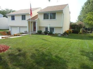 2134 Kingston Dr, Maumee, OH 43537