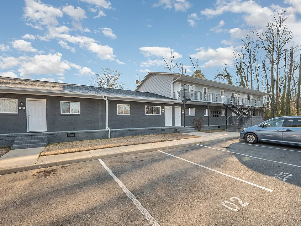 427 N Yadkin Ave