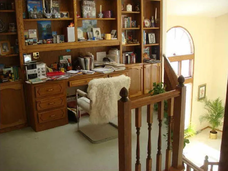 Nook, overlooking formal dining & sitting area below.