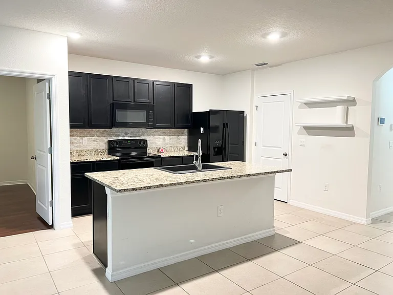1523 Glen Grove Loop — Photo 13
