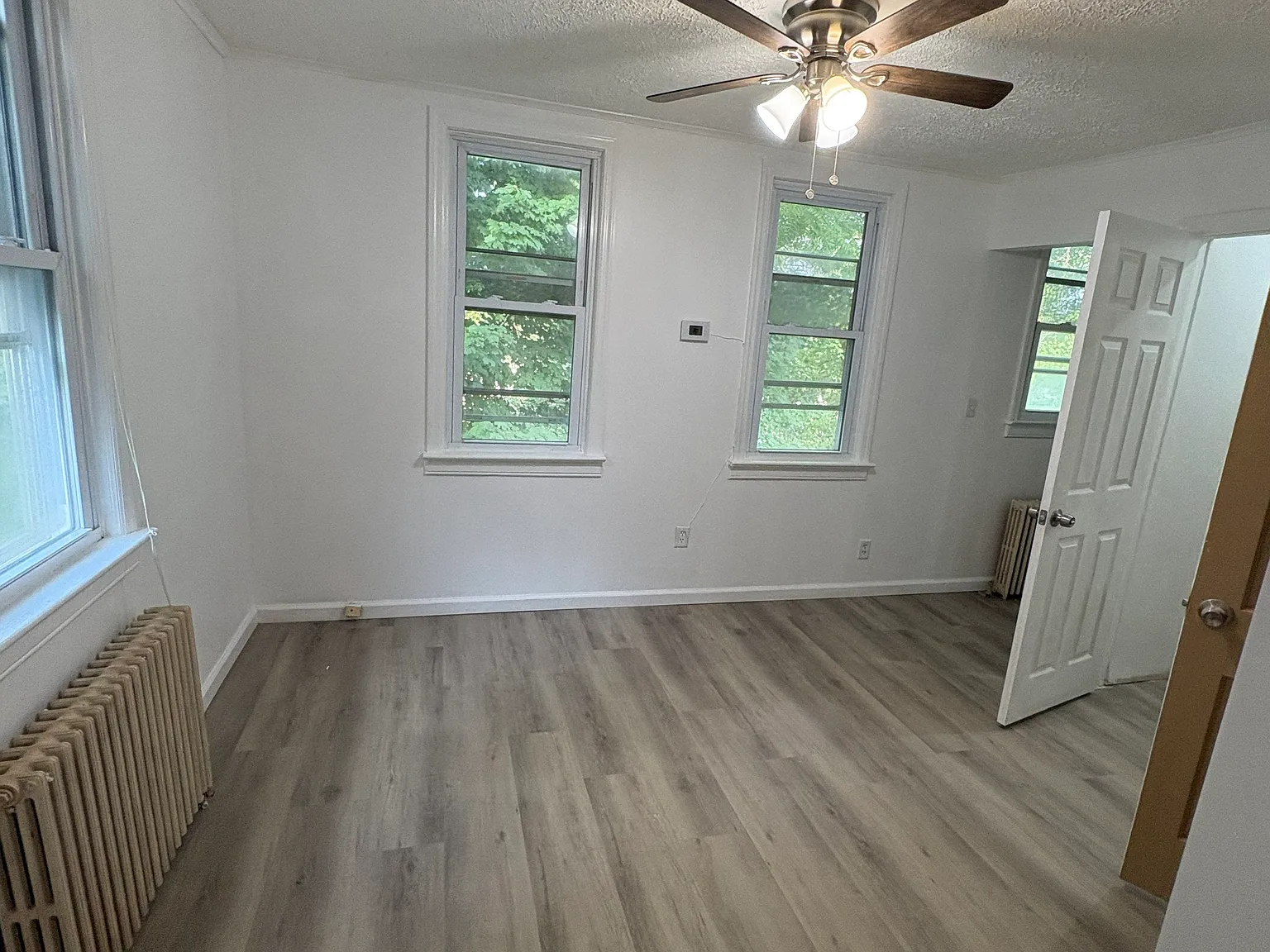 1227 Sussex Tpke — Photo 3