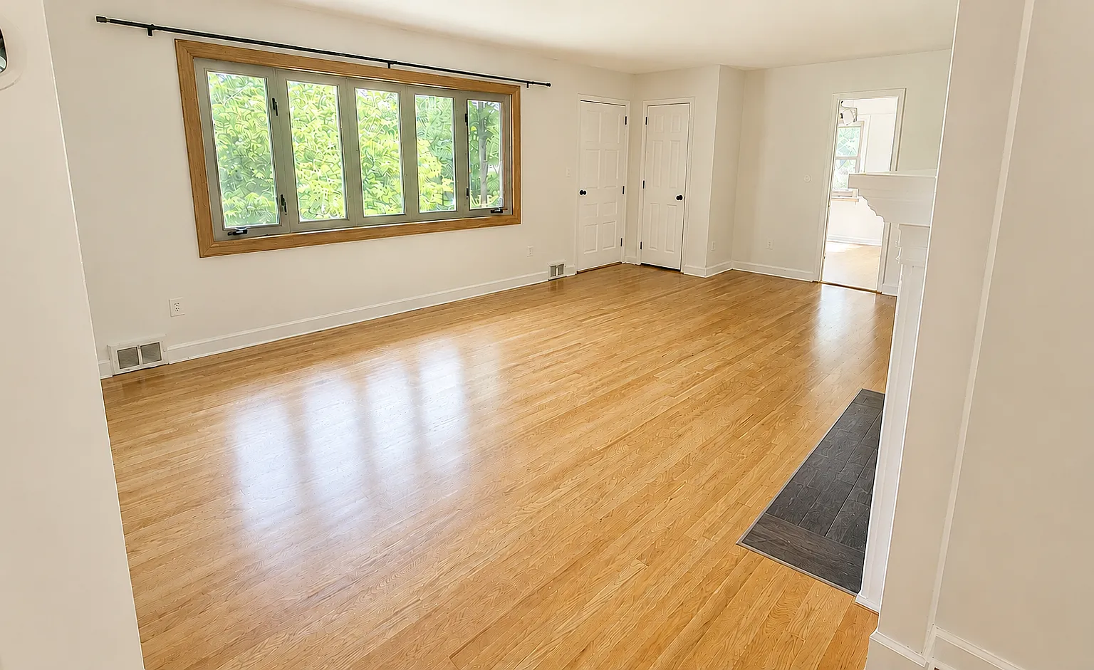 3 bed, 1.5 bath, 1254 sqft, $2,250 — Photo 4