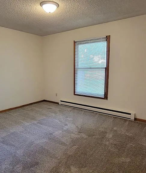 400 & 401 Scranton St — Photo 24