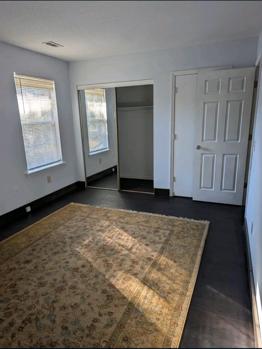 1 bed, 1.5 bath, 187 sqft, $800 — Photo 2