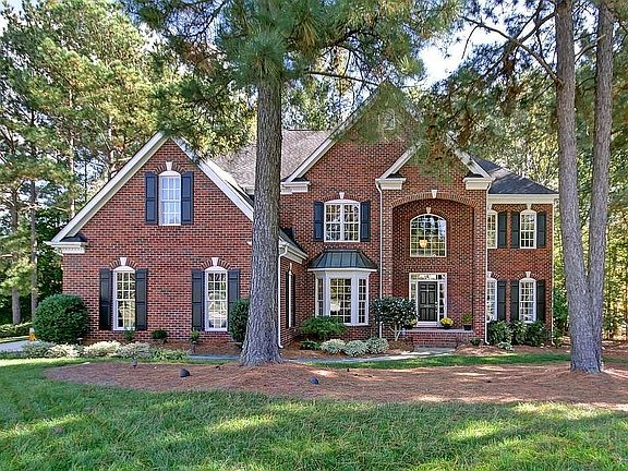 2nd image of 401 Stonewater Bay Ln