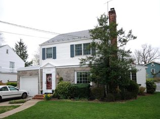 266 Morris Ave, Malverne, NY 11565