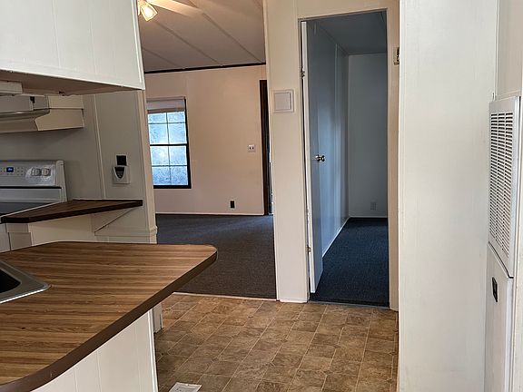 5th image of 2862 Andrews Dr SW