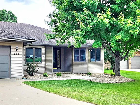 3rd image of 605 Birch Ct