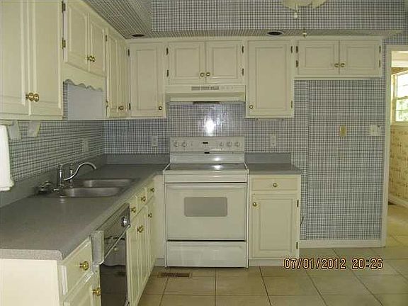 2nd image of 1103 Carterwood Ln