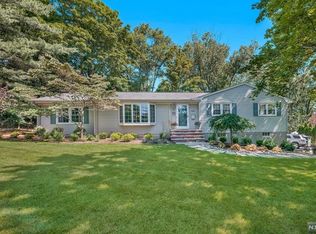 21 Harreton Rd, Allendale, NJ 07401