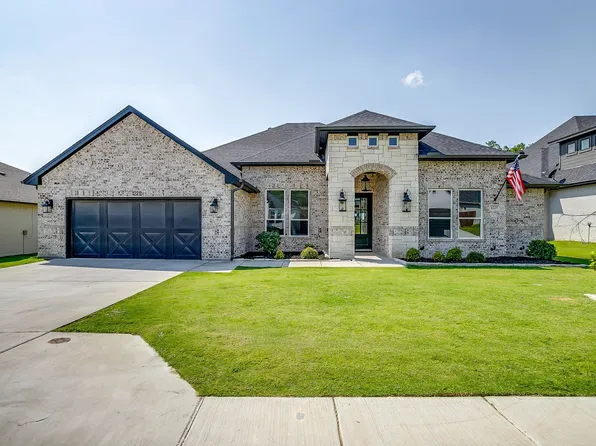 1225 Crown Valley Dr, Weatherford, TX 76087