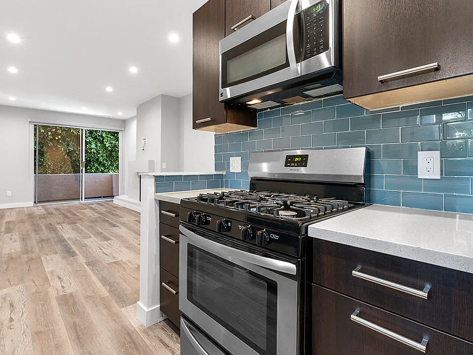 South Hayworth Lofts — Photo 2