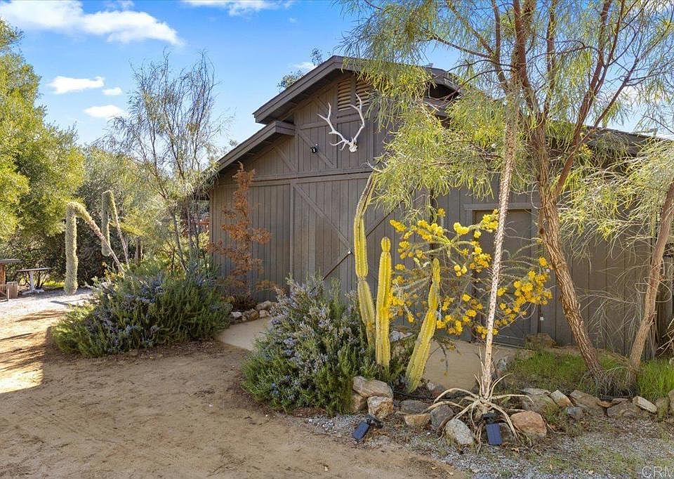 1st image of 40707 Intrepid Rd