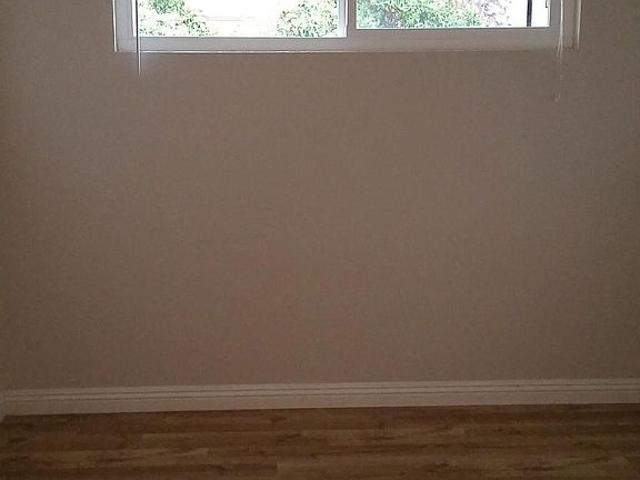 4th image of 4352 1/2 39th St