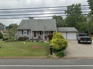 420 Diamond Rd, Jackson, NJ 08527