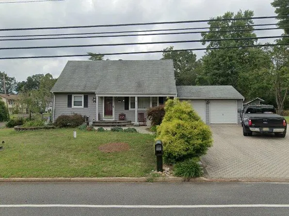 420 Diamond Rd, Jackson, NJ 08527