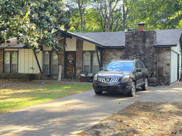 1009 Towering Oaks Dr, Jacksonville, AR 72076