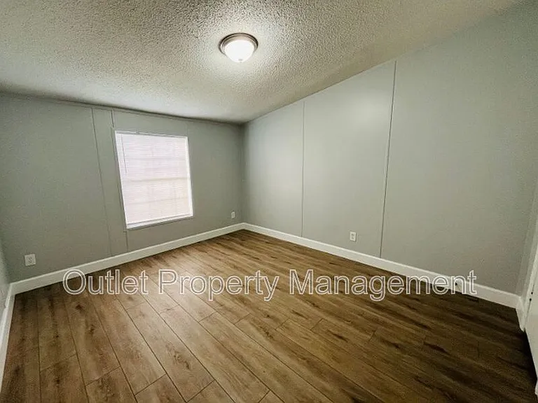 15710 Bermuda St — Photo 11
