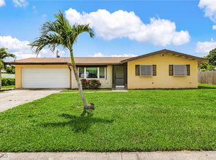 4555 Vinsetta Ave, North Fort Myers, FL 33903