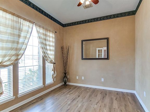 4th image of 1506 Pine Creek Dr