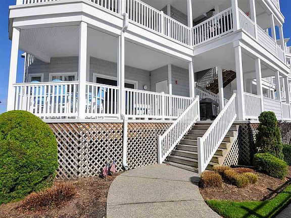 2nd image of 902 Ocean Dr #123