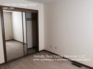 1320 NW Village Dr, Blue Springs, MO 64015