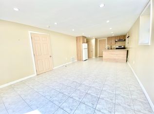 25-25 148th St #1, Flushing, NY 11354
