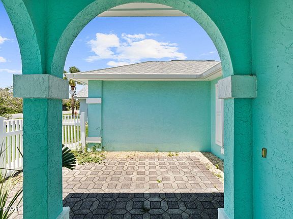 4th image of 119 Nautilus St