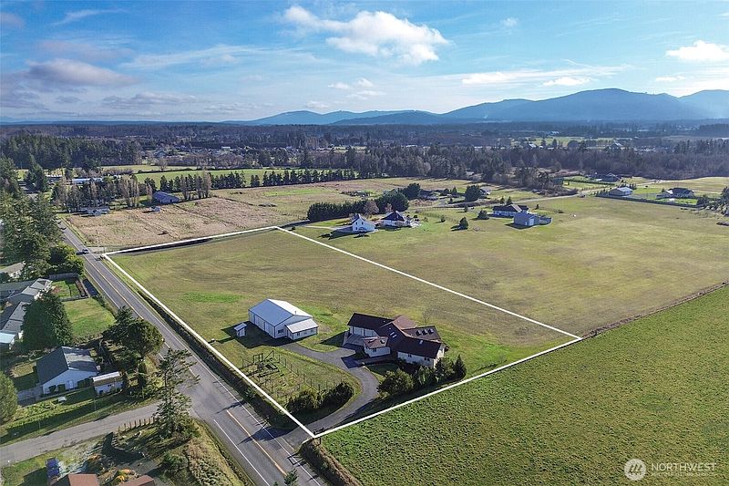 3rd image of 1132 Woodcock Road