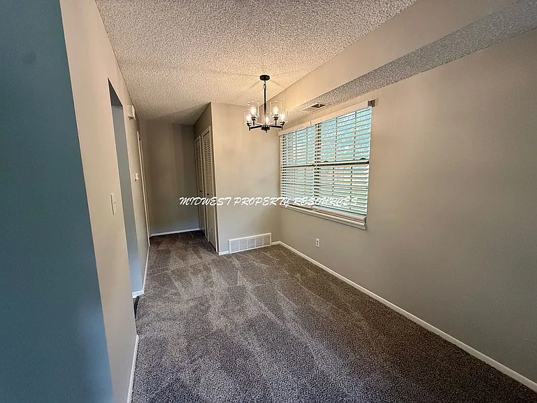 989 NW Colbern Rd #5B — Photo 9