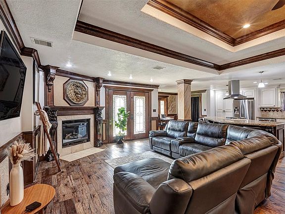 5th image of 17717 Wild Oak Dr Drive