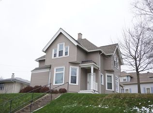 414-416 N Harrison St, Port Washington, WI 53074