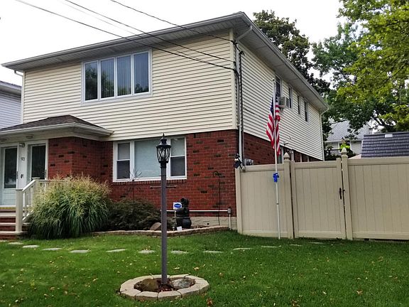 2nd image of 93 Kelvin Ave