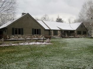 N27W30595 Golf Hills Dr, Pewaukee, WI 53072