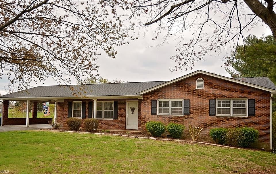 1st image of 165 Holly Hill Dr