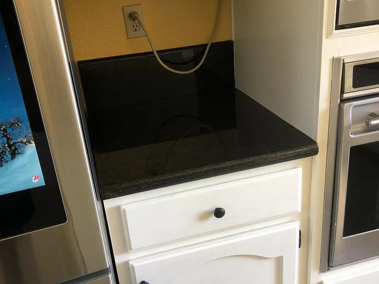 space for toaster/coffee machine etc