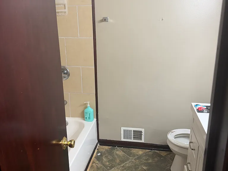 Main Bath 1