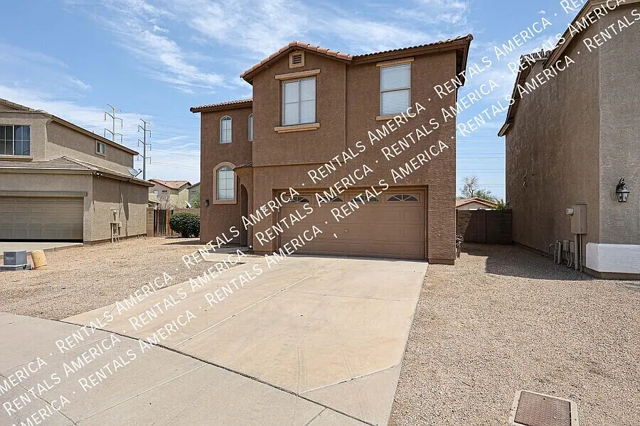 4 bed, 2.5 bath, 1767 sqft, $2,100 — Photo 2