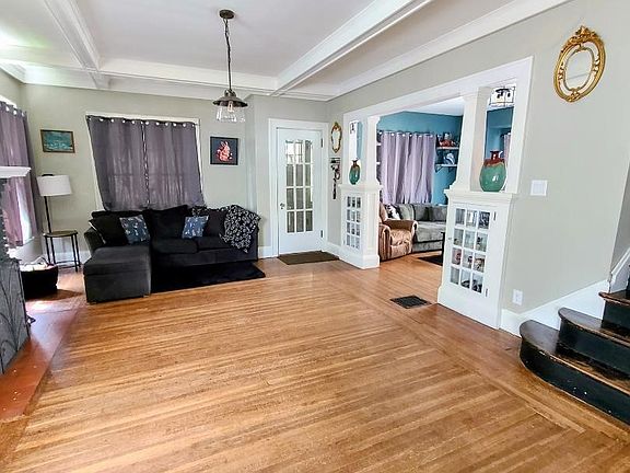 4th image of 131 John St