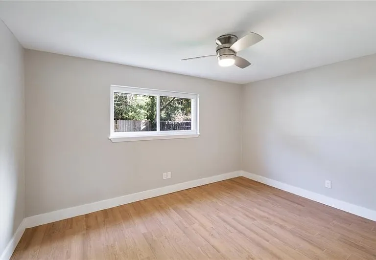 1466 Florida Ave — Photo 4