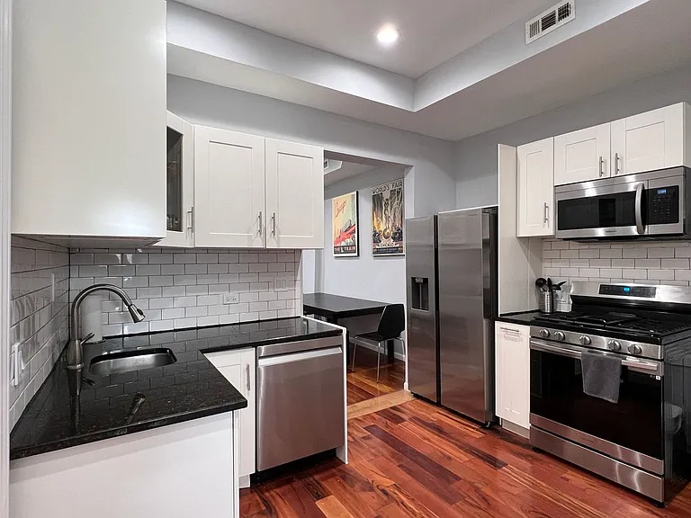 1915 S Loomis St #3 — Photo 3